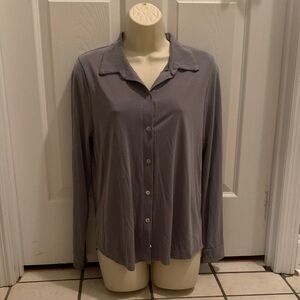 Green Envelope Button-Front Long Sleeve Shirt in Gray M